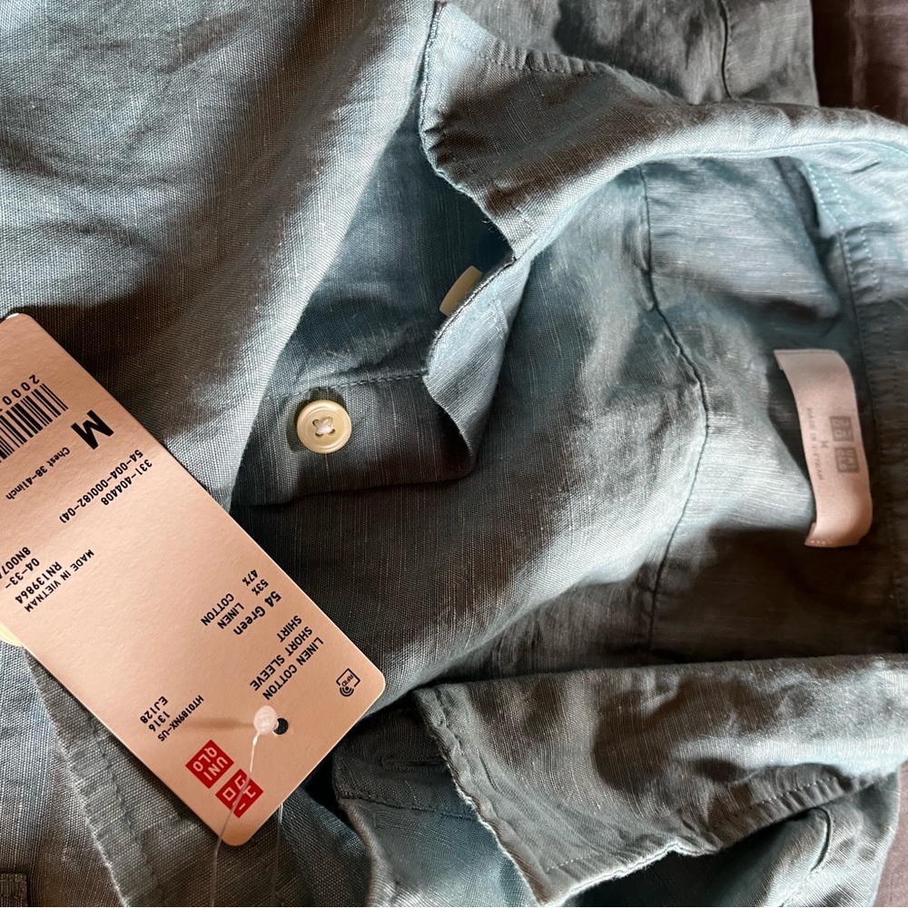 NWT Uniqlo Light Blue Linen-Cotton t-Shirt